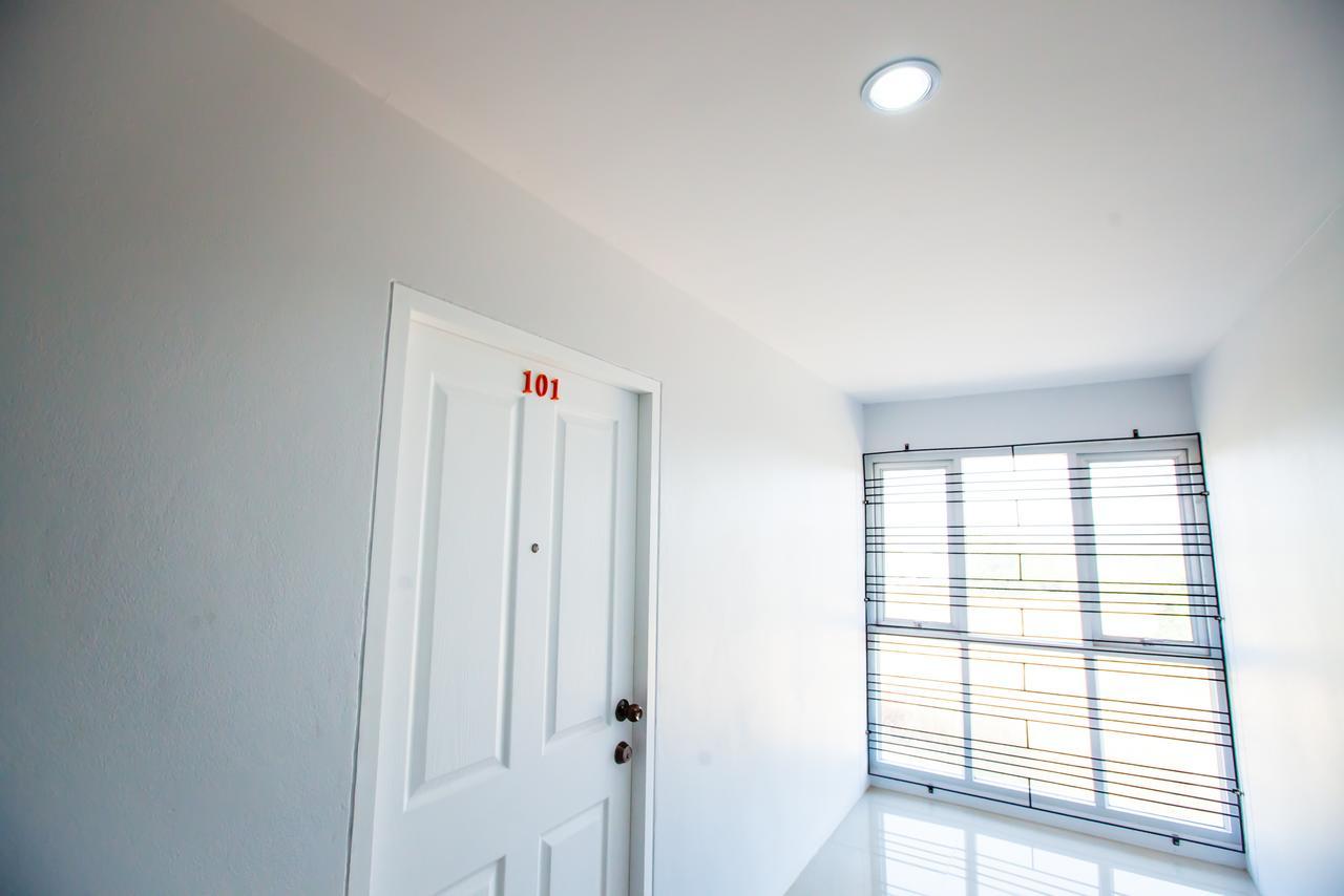 Room 9 Residence (Adults Only) Pluak Daeng Zewnętrze zdjęcie